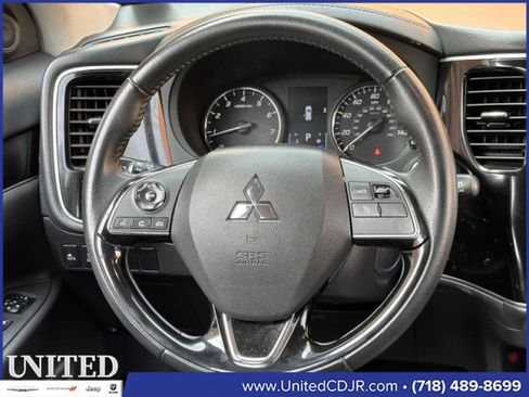 Used 2020 Mitsubishi Outlander SE image 19