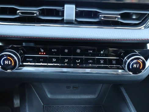 New 2025 Chevrolet Equinox RS image 14