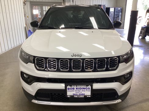Used 2025 Jeep Compass Limited AWD/4WD image 8