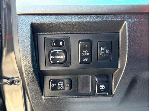 Used 2014 Toyota Tundra SR5 w/ SR5 Upgrade Package AWD/4WD image 34