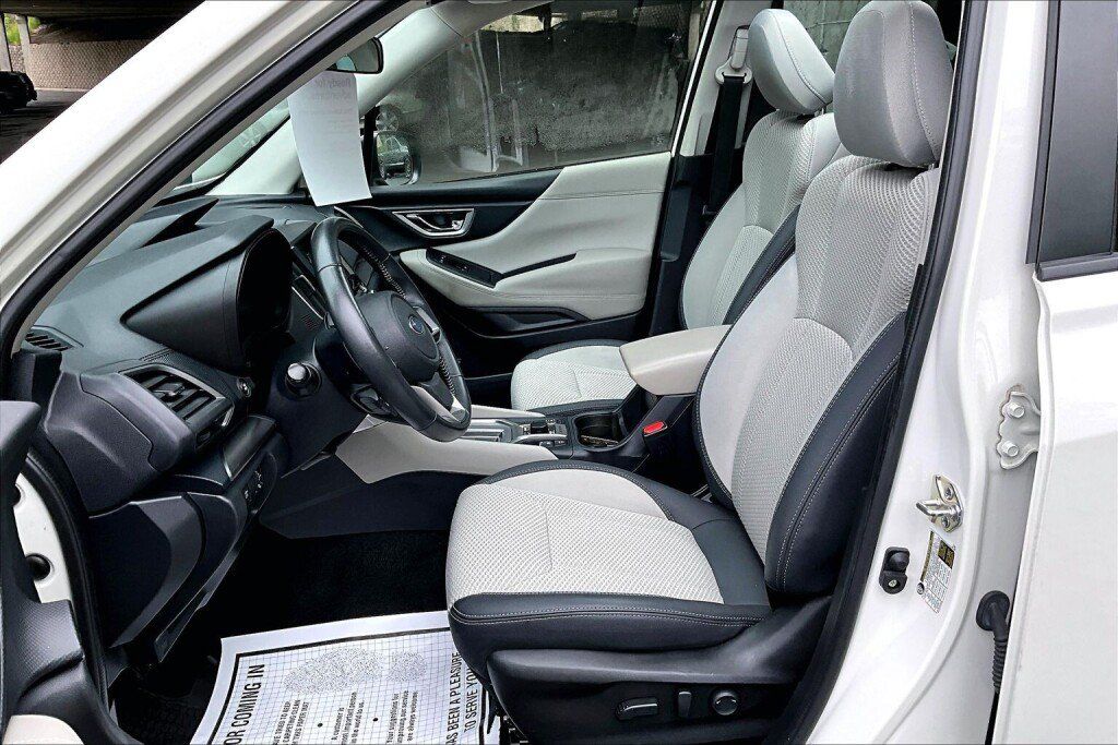 Used 2022 Subaru Forester Premium AWD/4WD image 15