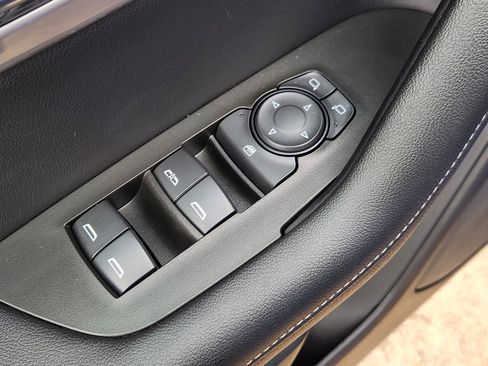 Used 2025 Chevrolet Blazer LT image 23