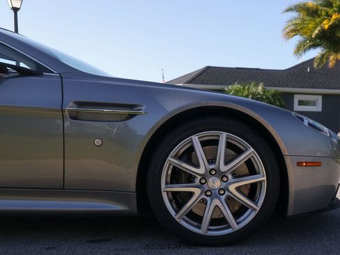 Used 2012 Aston Martin V8 Vantage Roadster image 11