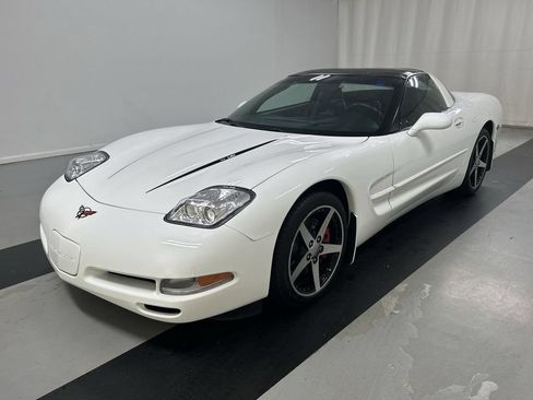Used 2000 Chevrolet Corvette Coupe w/ Memory Pkg RWD image 5