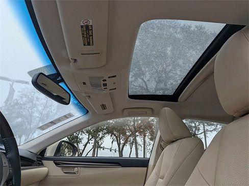 Used 2013 Lexus ES 350 w/ Luxury Pkg image 19