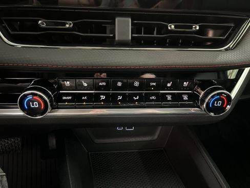 New 2026 Chevrolet Equinox RS w/ Convenience Package III FWD image 24