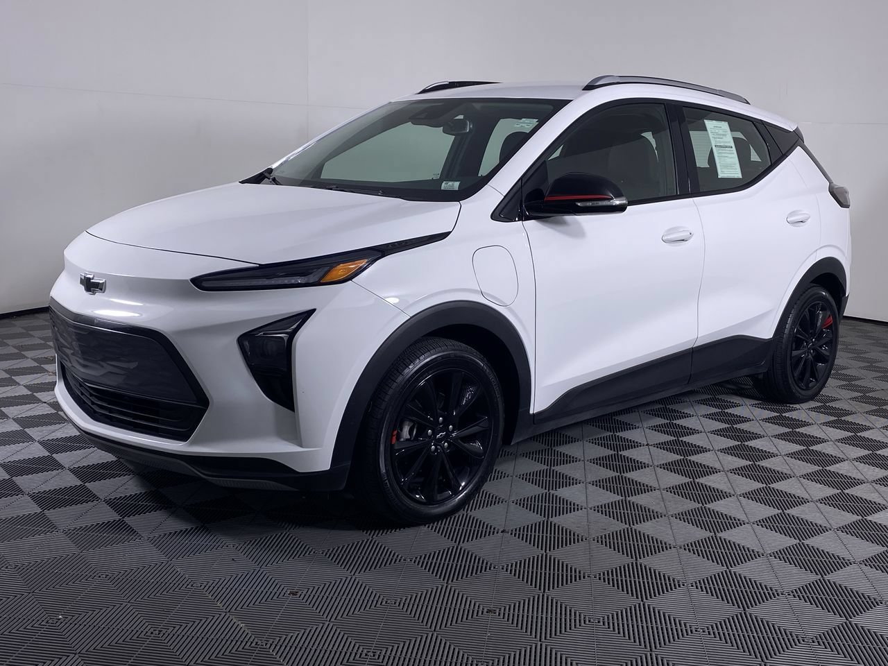 Used 2023 Chevrolet Bolt EUV LT w/ Convenience Package FWD image 16