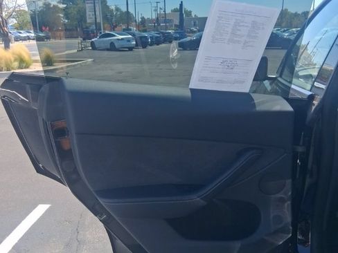 Used 2023 Tesla Model Y Long Range AWD/4WD image 9