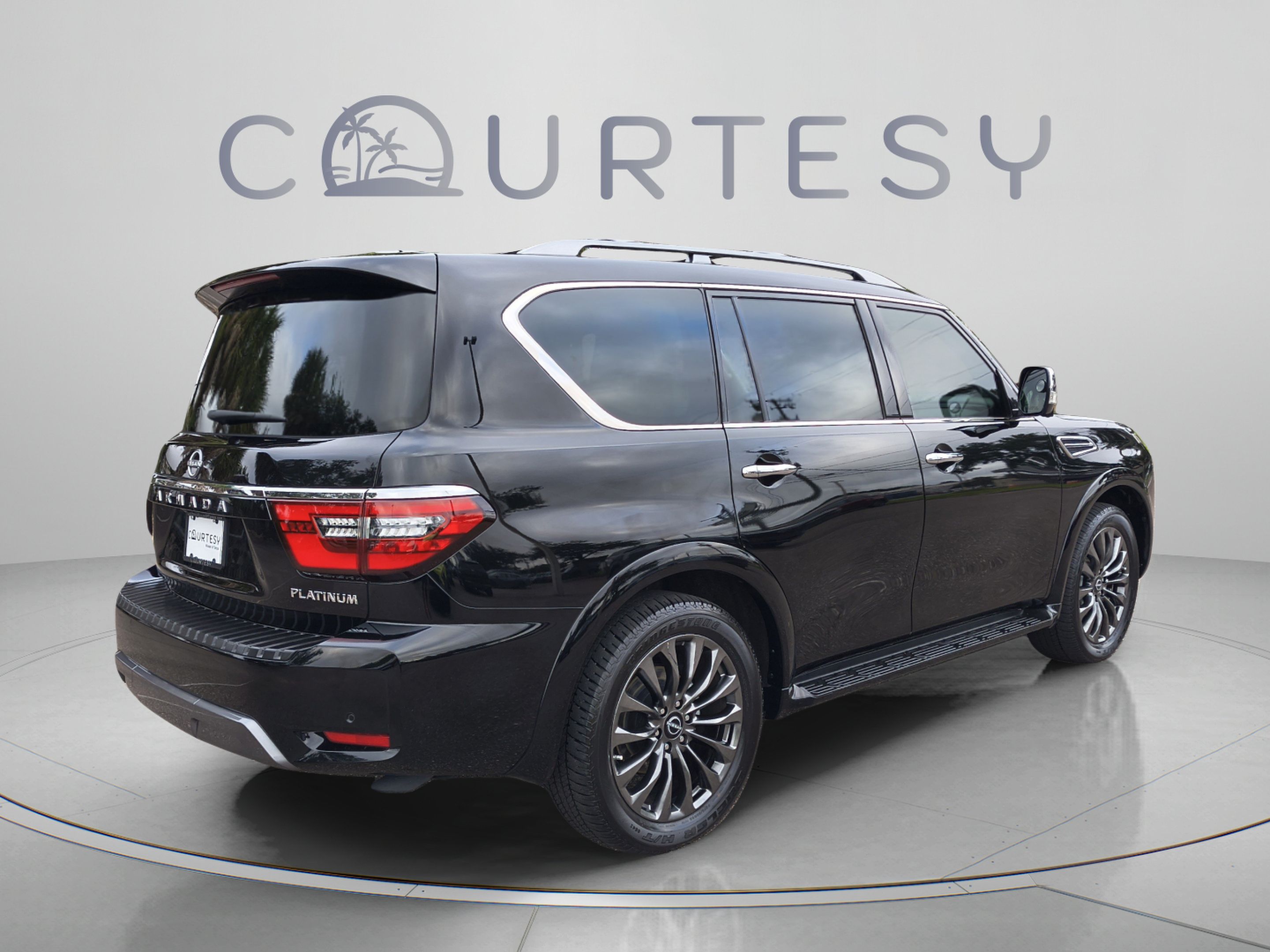 Used 2023 Nissan Armada Platinum w/ Captain's Chairs Package RWD image 7