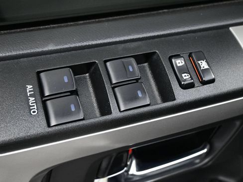 Used 2022 Toyota 4Runner SR5 Premium w/ Moonroof Package RWD image 3