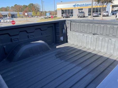 Used 2024 GMC Sierra 1500 AT4 w/ Technology Package image 10