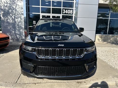 New 2026 Jeep Grand Cherokee Laredo X RWD image 2