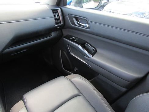 Certified 2024 Nissan Pathfinder SL image 22