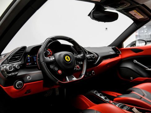Used 2018 Ferrari 488 Spider RWD image 7
