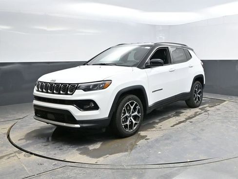 Used 2025 Jeep Compass Limited image 5