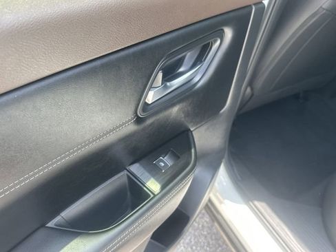 Certified 2023 Nissan Rogue SL FWD image 16