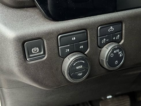 Used 2024 Chevrolet Silverado 2500 LT image 33