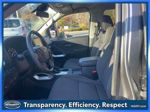 Certified 2024 Nissan Frontier SV image 16