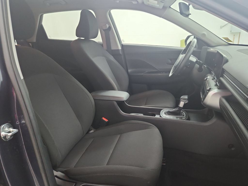Used 2025 Hyundai Kona SEL AWD/4WD image 34