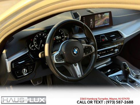 Used 2019 BMW 530i xDrive w/ M Sport Package image 3