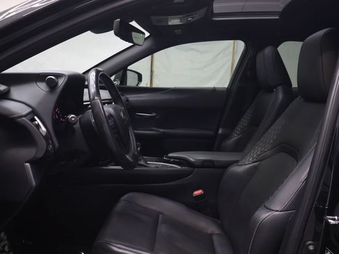 Used 2020 Lexus UX 200 w/ Premium Package FWD image 16