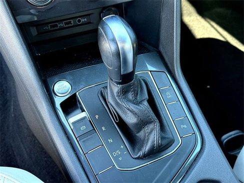 Certified 2020 Volkswagen Tiguan SE image 21