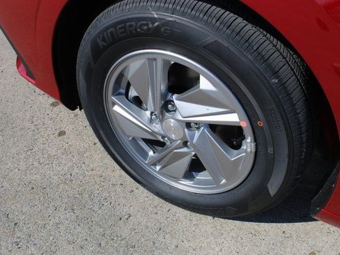 New 2026 Hyundai Elantra SE image 3