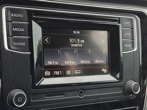 Used 2018 Volkswagen Passat 2.0T S w/ Driver Assistance Package FWD image 15