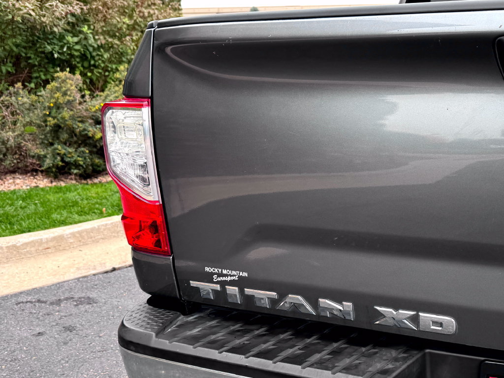 Used 2017 Nissan Titan SV RWD image 8
