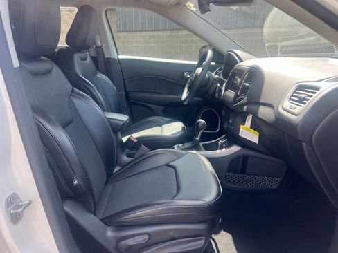 Used 2019 Jeep Compass Latitude w/ Safety & Security Group FWD image 11