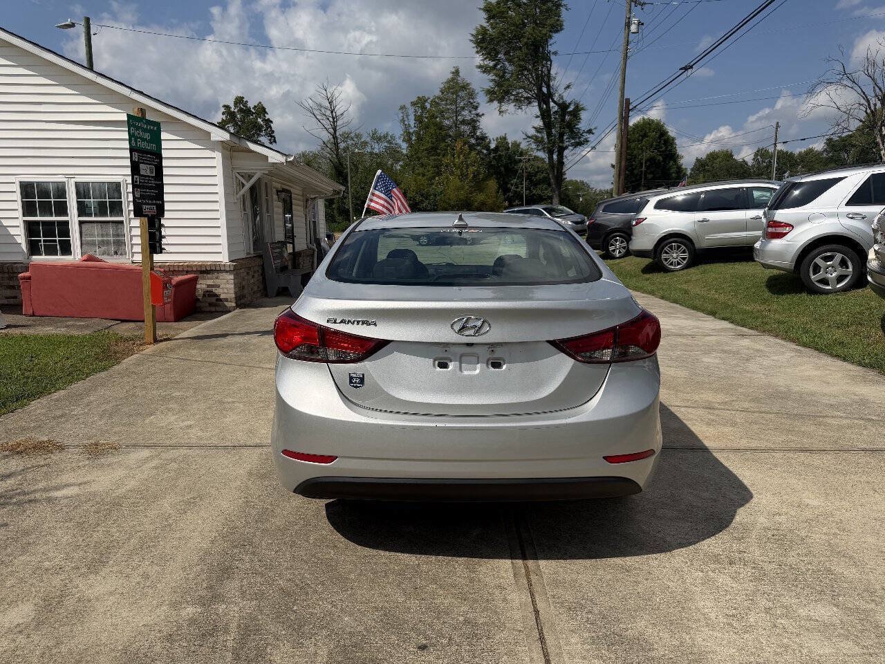 Used 2016 Hyundai Elantra Value Edition FWD image 4