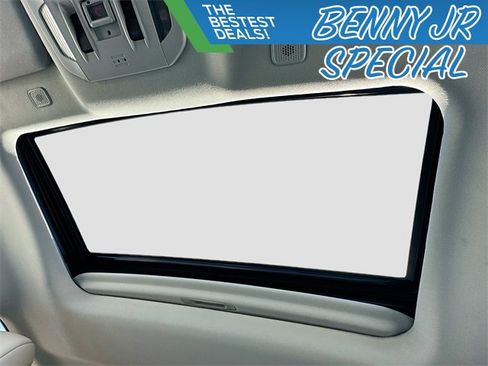 Used 2023 Toyota Highlander XLE image 21