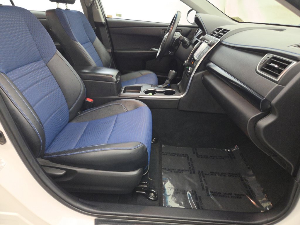 Used 2016 Toyota Camry SE FWD image 15