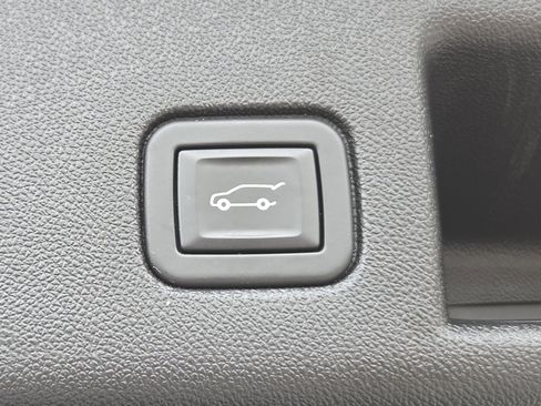 Used 2021 Chevrolet Equinox Premier image 24