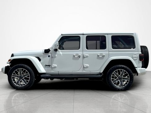 Used 2024 Jeep Wrangler High Altitude AWD/4WD image 2