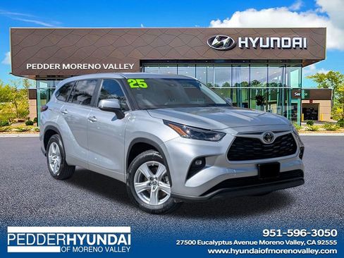 Used 2025 Toyota Highlander LE image 1