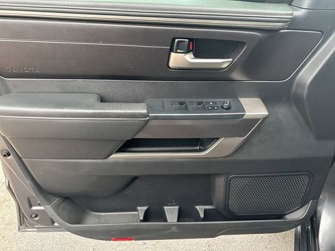 Used 2022 Toyota Tundra SR5 w/ SR5 Convenience Package image 18