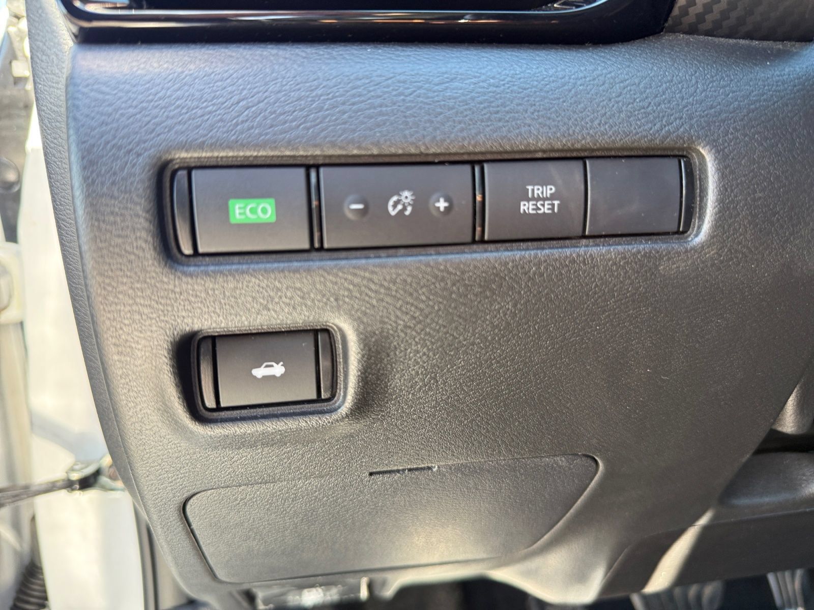 Used 2025 Nissan Sentra SR FWD image 23