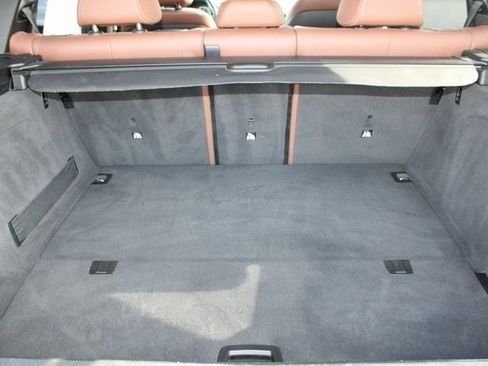 Used 2017 BMW X5 xDrive40e image 8