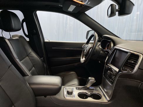 Used 2018 Jeep Grand Cherokee Limited image 45