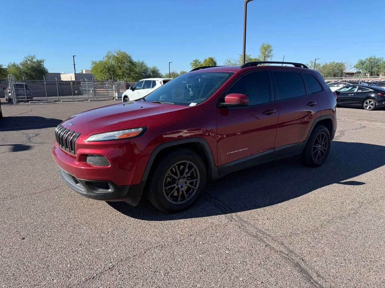 Used 2017 Jeep Cherokee Latitude FWD image 1