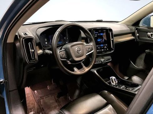 Certified 2023 Volvo XC40 B5 Plus image 15