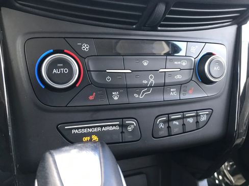 Used 2018 Ford Escape Titanium image 25