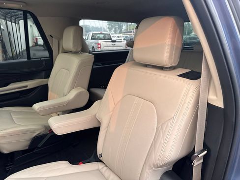Used 2023 Ford Expedition Max Platinum AWD/4WD image 32