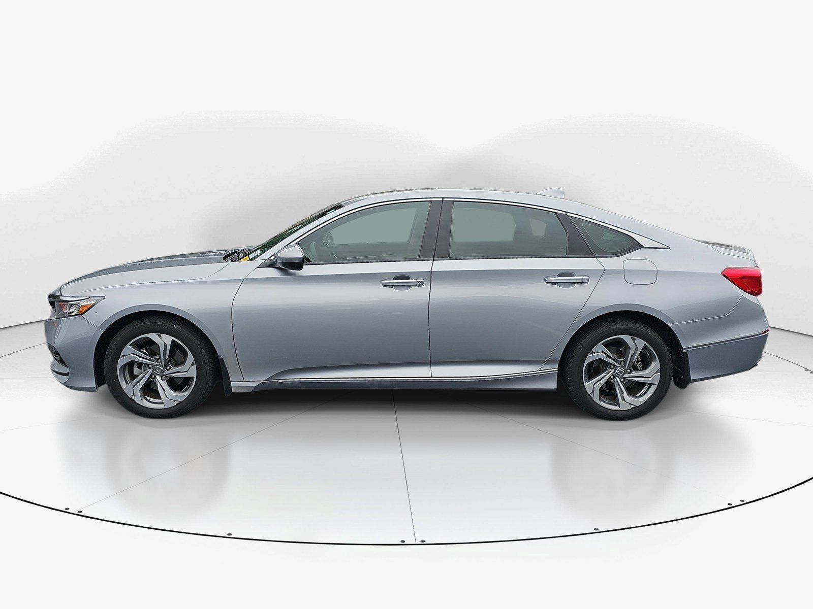 Used 2018 Honda Accord EX image 6