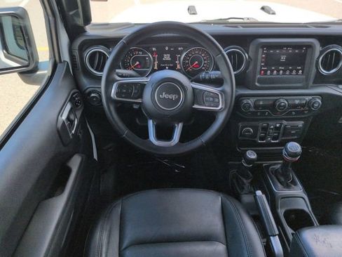 Used 2020 Jeep Wrangler Unlimited Sahara AWD/4WD image 16