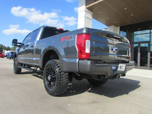 Used 2019 Ford F250 Lariat w/ Lariat Ultimate Package image 3