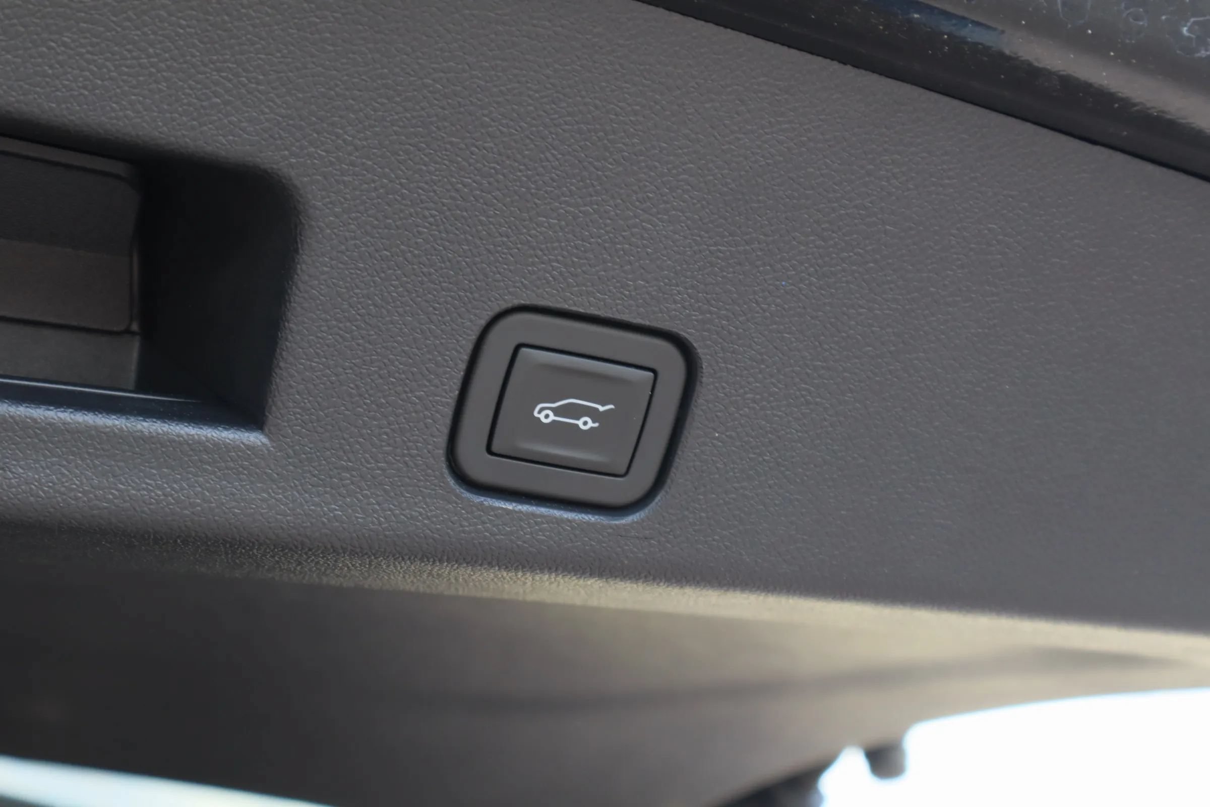 Used 2026 Chevrolet Traverse LT FWD image 25