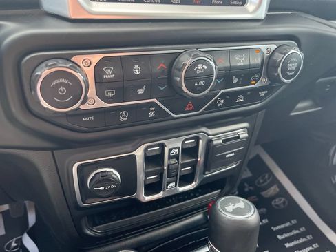 Used 2022 Jeep Wrangler Unlimited Sahara AWD/4WD image 20