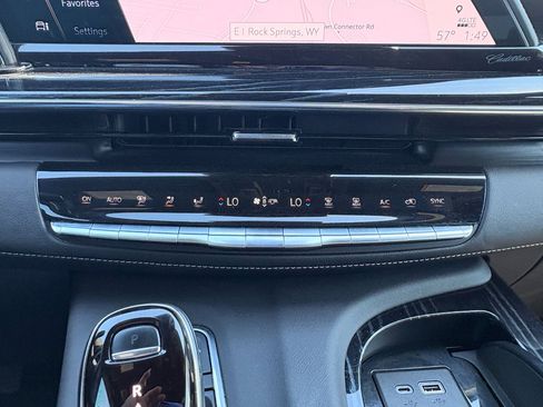 Used 2021 Cadillac Escalade ESV Sport w/ Driver Assist Tech Package image 33